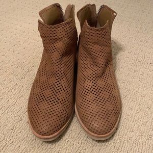 Dolce vita perforated booties
